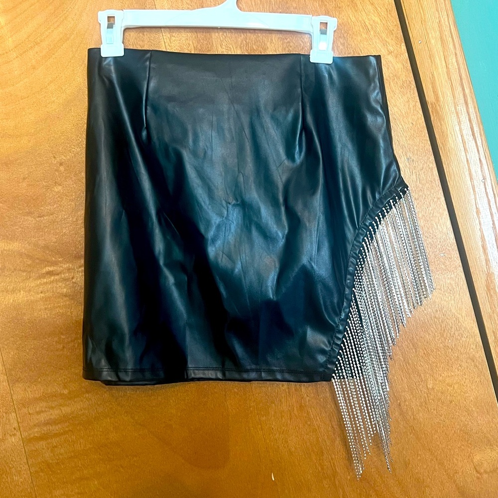 NWT Windsor Mini Skirt with Fringe Chain/Jewelry - Medium